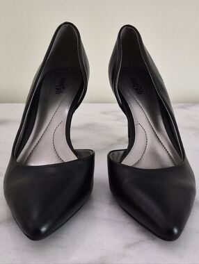 East 5th Black Pointed-Toe D'Orsay Pumps